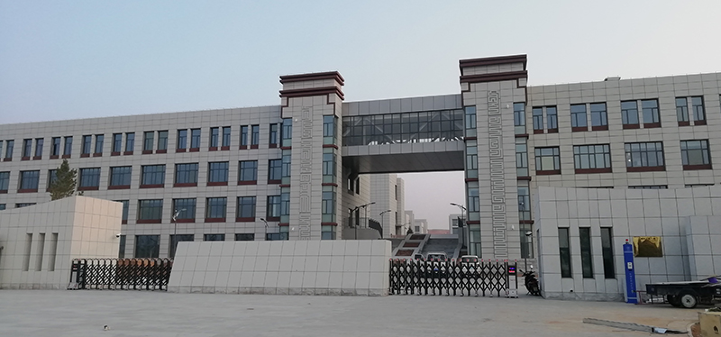 鄂爾多斯市蒙古族學校電教室電腦桌，安裝升降屏風桌