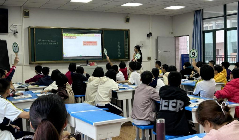 遼寧電視臺報道，AI教師進課堂，傳統(tǒng)教學換新方